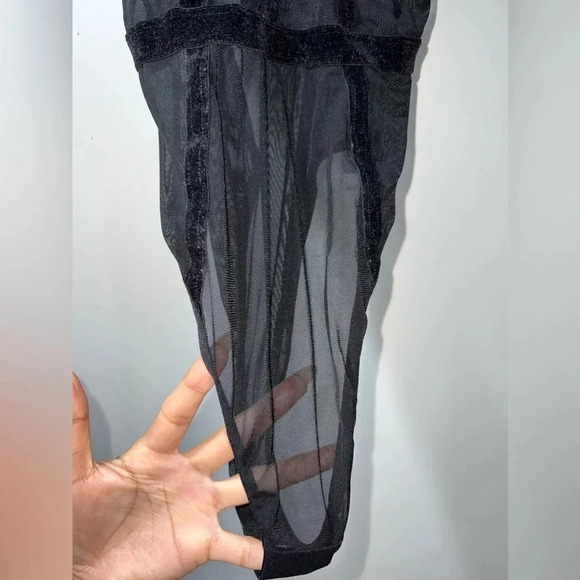 Lace with velvet details Bodysuit  SizeXS - Picture 5 of 10